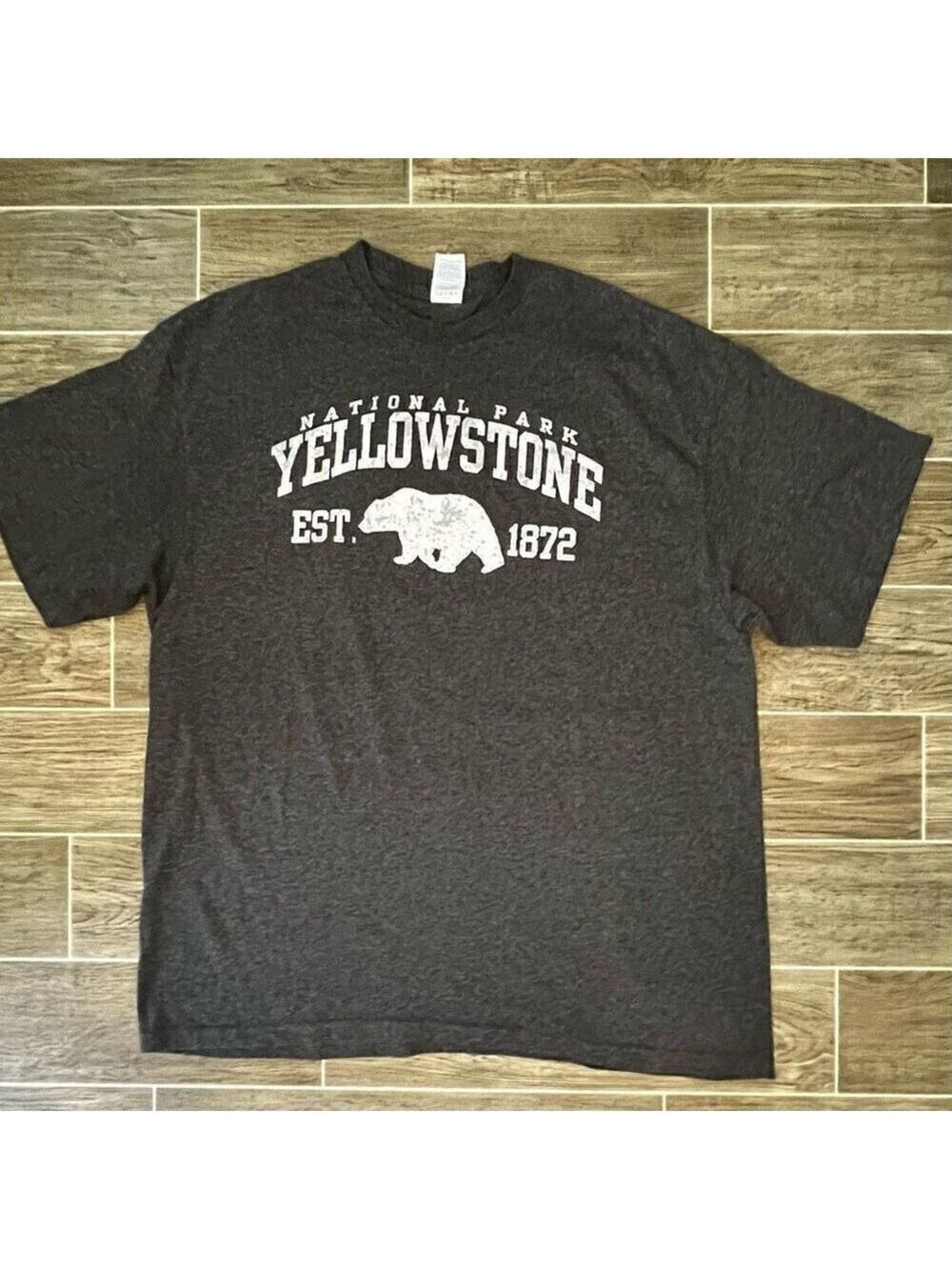 Yellowstone T-shirt XL gray logo - Picture 3 of 15